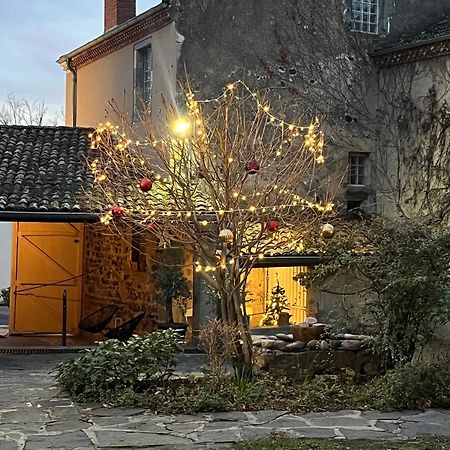 La Cour Carree Hotel Perrier Exterior photo