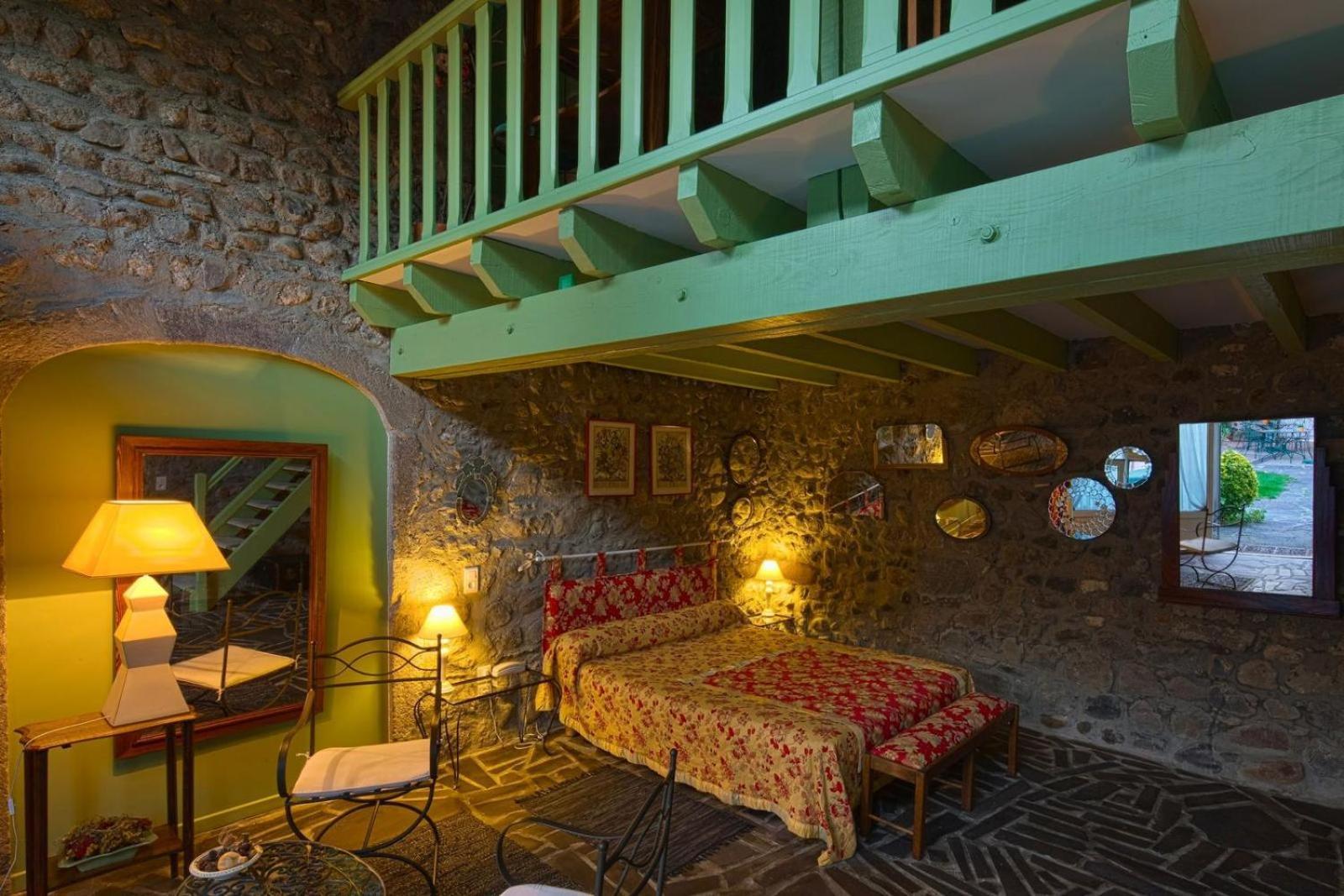 La Cour Carree Hotel Perrier Exterior photo